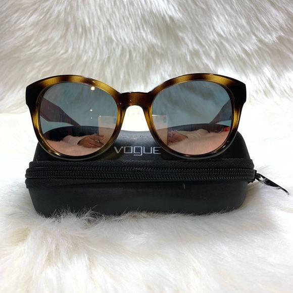 Vogue Eyewear Accessories - Vogue Sunglasses